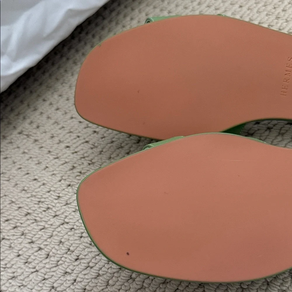 Olive Green Faux leather Slide Sandals sz 8 - Picture 2 of 4